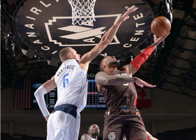  多特蒙德核心罗伊斯伤愈复出，替补登场贡献致胜助攻