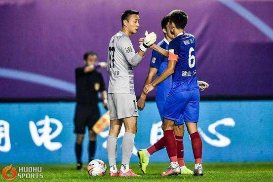  兰斯门将神勇发挥零封蒙彼利埃取首胜  