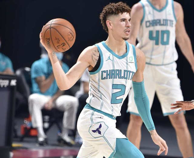  拉梅洛鲍尔全能三双领衔，黄蜂青春风暴席卷赛场